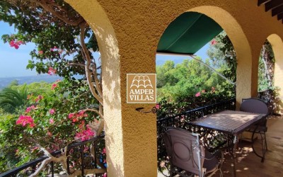 Storslått villa med vakker utsikt og privatliv i Sierra de Altea Golf.
